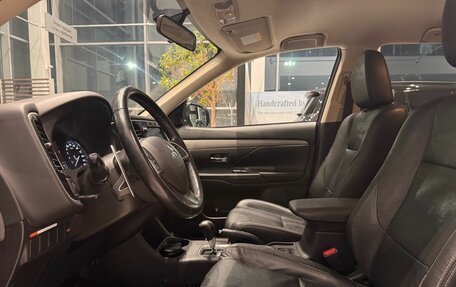 Mitsubishi Outlander III рестайлинг 3, 2012 год, 1 290 000 рублей, 8 фотография