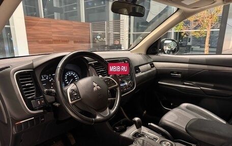 Mitsubishi Outlander III рестайлинг 3, 2012 год, 1 290 000 рублей, 9 фотография