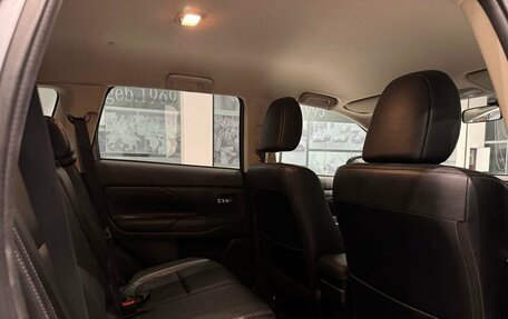 Mitsubishi Outlander III рестайлинг 3, 2012 год, 1 290 000 рублей, 24 фотография