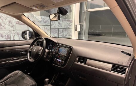 Mitsubishi Outlander III рестайлинг 3, 2012 год, 1 290 000 рублей, 26 фотография