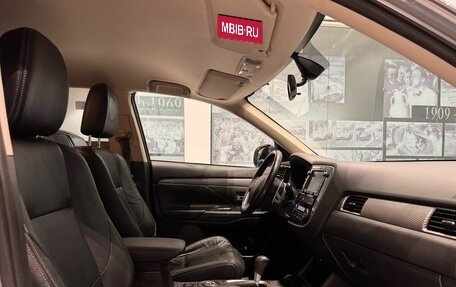Mitsubishi Outlander III рестайлинг 3, 2012 год, 1 290 000 рублей, 25 фотография