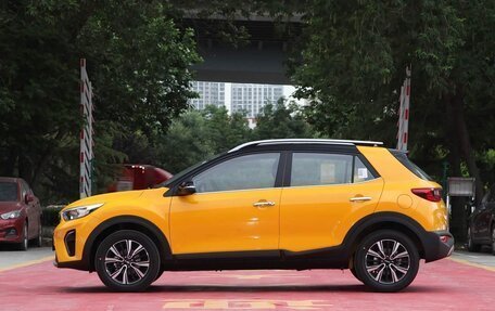 KIA Stonic, 2025 год, 1 930 000 рублей, 2 фотография