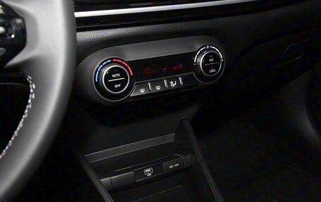 KIA Stonic, 2025 год, 1 930 000 рублей, 19 фотография