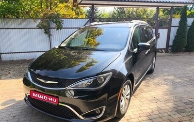 Chrysler Pacifica (RU), 2016 год, 2 500 000 рублей, 1 фотография