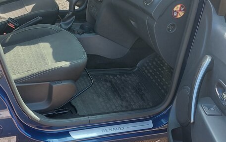 Renault Logan II, 2017 год, 850 000 рублей, 9 фотография