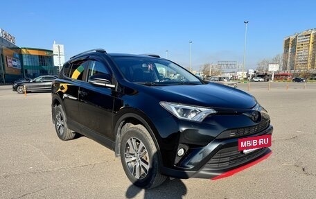 Toyota RAV4, 2017 год, 2 250 000 рублей, 8 фотография