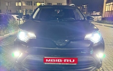 Toyota RAV4, 2017 год, 2 250 000 рублей, 12 фотография
