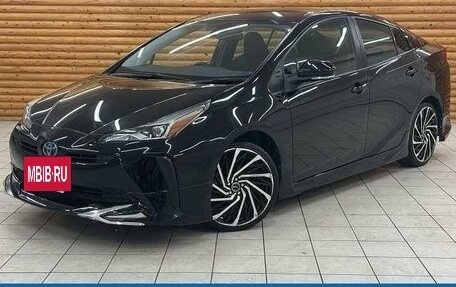 Toyota Prius IV XW50, 2022 год, 1 847 880 рублей, 2 фотография