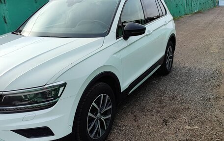 Volkswagen Tiguan II, 2019 год, 2 350 000 рублей, 2 фотография