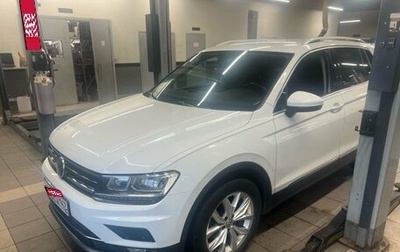 Volkswagen Tiguan II, 2018 год, 2 099 000 рублей, 1 фотография