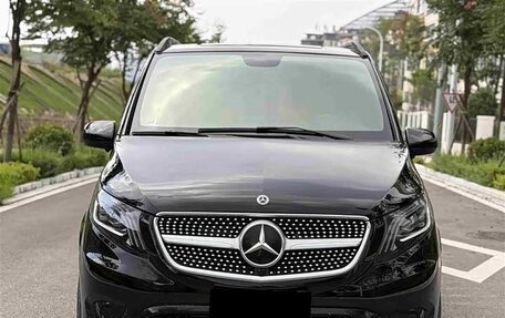 Mercedes-Benz Vito, 2022 год, 4 950 000 рублей, 3 фотография