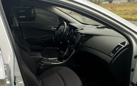 Hyundai Sonata VI, 2011 год, 1 100 000 рублей, 6 фотография