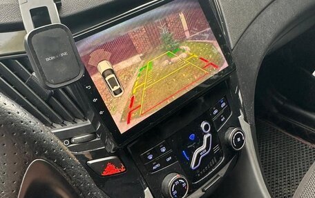 Hyundai Sonata VI, 2011 год, 1 100 000 рублей, 11 фотография