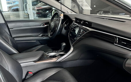 Toyota Camry, 2019 год, 2 700 000 рублей, 11 фотография
