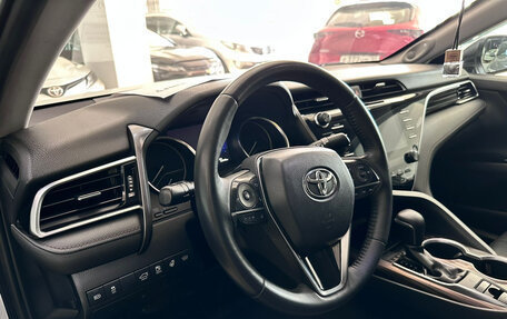 Toyota Camry, 2019 год, 2 700 000 рублей, 10 фотография