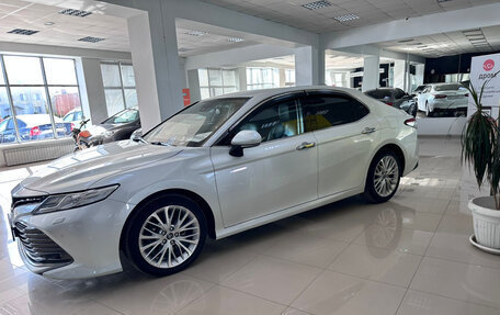 Toyota Camry, 2019 год, 2 700 000 рублей, 7 фотография