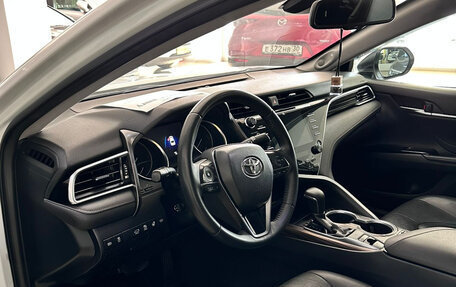 Toyota Camry, 2019 год, 2 700 000 рублей, 12 фотография