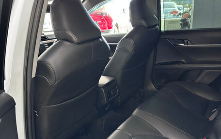 Toyota Camry, 2019 год, 2 700 000 рублей, 18 фотография