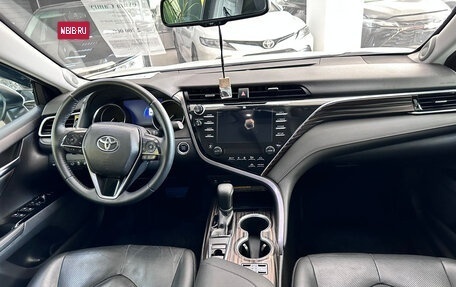 Toyota Camry, 2019 год, 2 700 000 рублей, 13 фотография