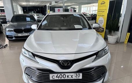 Toyota Camry, 2019 год, 2 700 000 рублей, 9 фотография