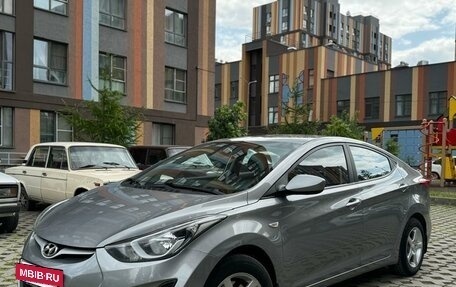 Hyundai Elantra V, 2015 год, 990 000 рублей, 2 фотография