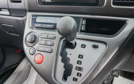 Toyota Wish II, 2004 год, 779 000 рублей, 19 фотография