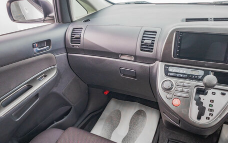 Toyota Wish II, 2004 год, 779 000 рублей, 20 фотография
