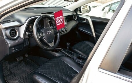 Toyota RAV4, 2018 год, 13 фотография