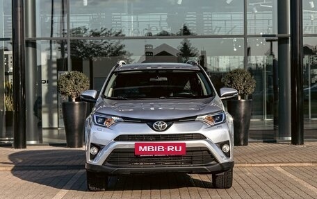 Toyota RAV4, 2018 год, 2 фотография