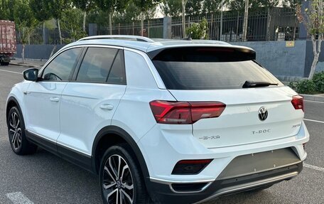 Volkswagen T-Roc I, 2022 год, 2 170 000 рублей, 5 фотография