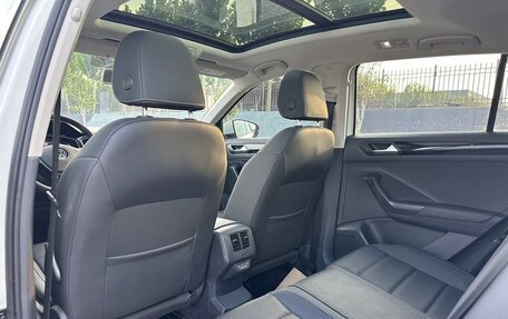 Volkswagen T-Roc I, 2022 год, 2 170 000 рублей, 10 фотография