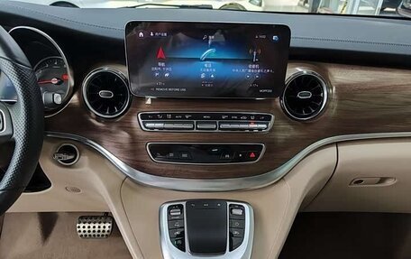 Mercedes-Benz V-Класс, 2023 год, 5 870 000 рублей, 17 фотография