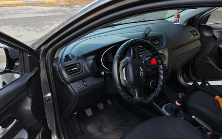 KIA Rio III рестайлинг, 2013 год, 825 000 рублей, 10 фотография
