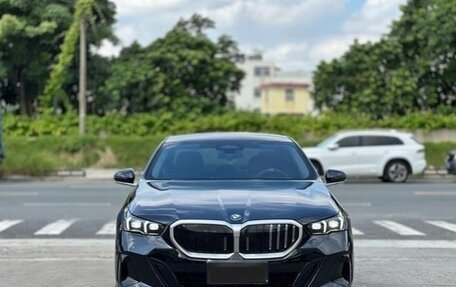 BMW 5 серия, 2024 год, 6 866 001 рублей, 2 фотография