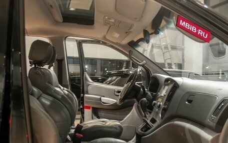 Hyundai Grand Starex Grand Starex I рестайлинг 2, 2014 год, 1 855 000 рублей, 16 фотография