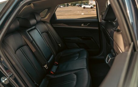 KIA K5, 2022 год, 2 245 000 рублей, 24 фотография