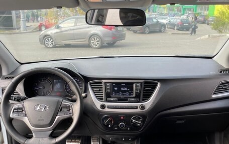 Hyundai Solaris II рестайлинг, 2018 год, 950 000 рублей, 8 фотография