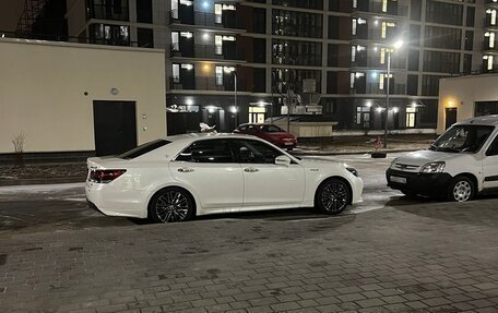 Toyota Crown, 2018 год, 3 500 000 рублей, 4 фотография
