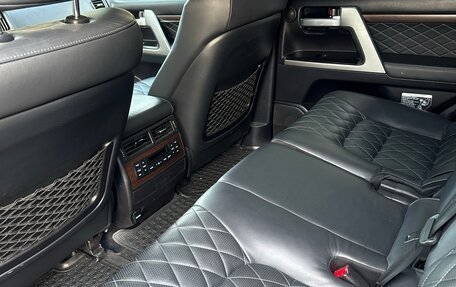 Toyota Land Cruiser 200, 2017 год, 5 700 000 рублей, 6 фотография