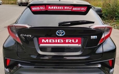 Toyota C-HR I рестайлинг, 2017 год, 1 990 000 рублей, 2 фотография