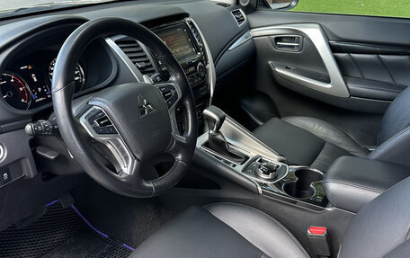 Mitsubishi Pajero Sport III рестайлинг, 2019 год, 3 385 000 рублей, 9 фотография