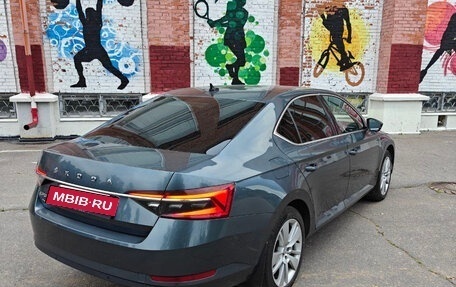 Skoda Superb III рестайлинг, 2019 год, 2 750 000 рублей, 4 фотография