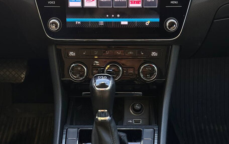 Skoda Superb III рестайлинг, 2019 год, 2 750 000 рублей, 23 фотография