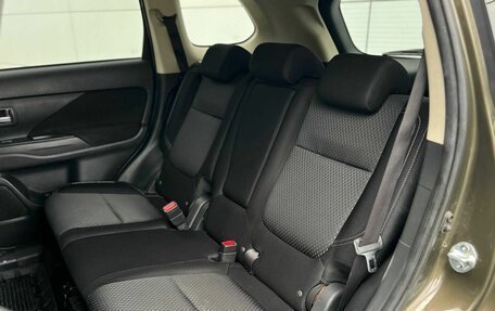 Mitsubishi Outlander III рестайлинг 3, 2018 год, 1 810 000 рублей, 17 фотография