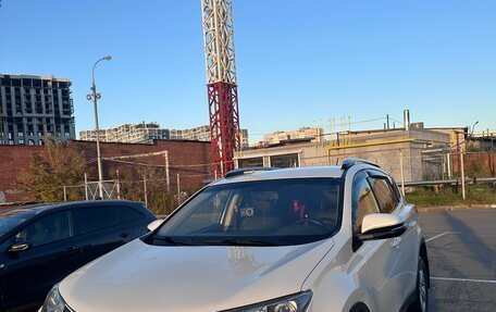 Toyota RAV4, 2014 год, 1 750 000 рублей, 6 фотография