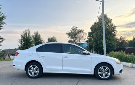 Volkswagen Jetta VI, 2013 год, 650 000 рублей, 3 фотография