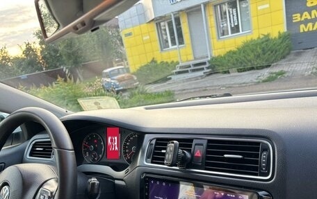 Volkswagen Jetta VI, 2013 год, 650 000 рублей, 9 фотография