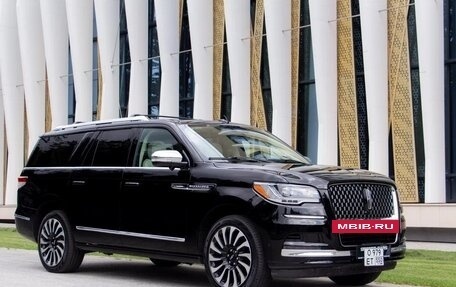 Lincoln Navigator, 2023 год, 11 700 000 рублей, 3 фотография