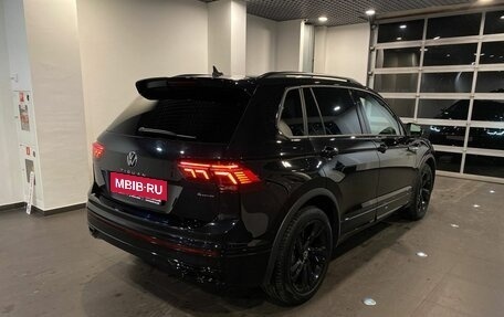 Volkswagen Tiguan II, 2021 год, 3 495 000 рублей, 3 фотография