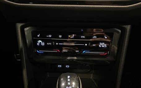 Volkswagen Tiguan II, 2021 год, 3 495 000 рублей, 15 фотография